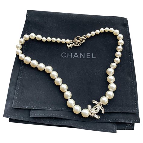 collier de perles chanel prix|Chanel collection colliers.